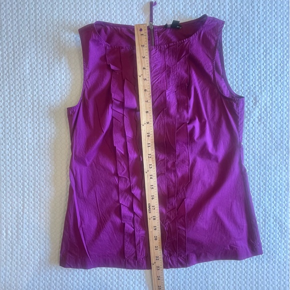 Ann Taylor. Sz 4. Magenta sleeveless top. Ruffled Pleats. Excellent condition 🤩 - Picture 9 of 13